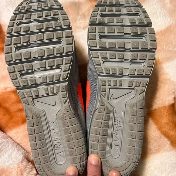 Nike Airmax  *mismatched* - Picture 6 of 8